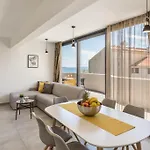 Pino Luxury And Gasthuis Split