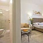Pino Luxury And Gasthuis 4*