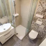 Pino Luxury And Gasthuis 4*