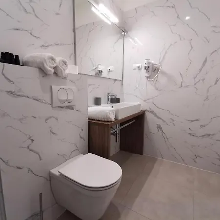 Pino Luxury And 4*