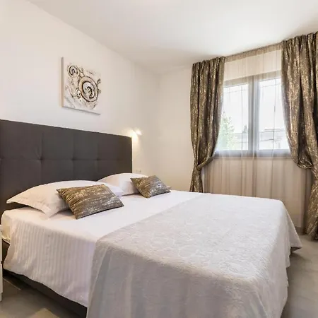 Pino Luxury And 4*
