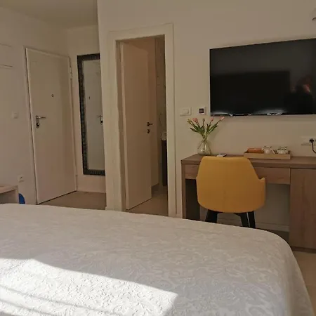 Pino Luxury And Gostinjska kuća