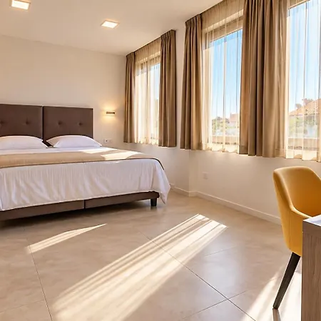Pino Luxury And 4*