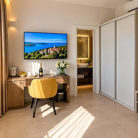 Pino Luxury And Split