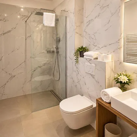 Pino Luxury And 4* Split