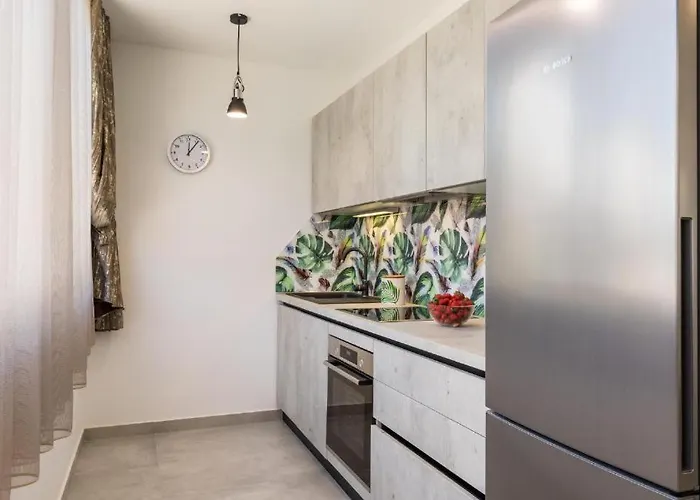 Pino Luxury And Gasthuis