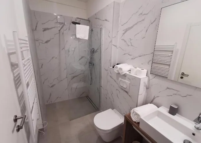 Pino Luxury And Gasthuis 4*