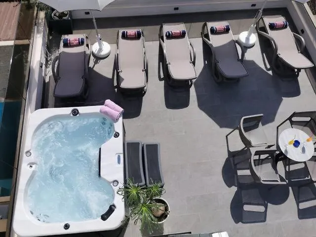 Pino Luxury And 4* Split