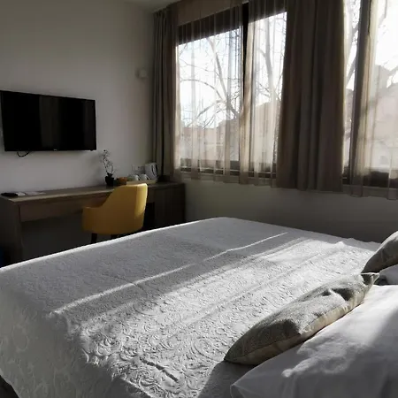 Pino Luxury And Спліт