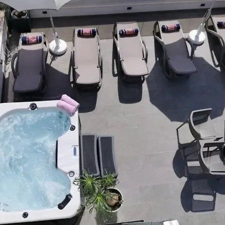 Pino Luxury And 4* Split
